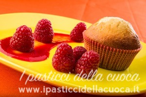 muffin-dal-cuore-morbido-al-lampone