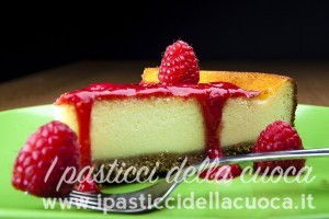 Cheese cake con coulis di lamponi