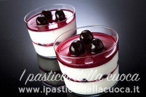 Panna-cotta-alle-amarene_in-evidenza