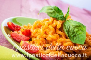 Fusilli-al-pesto-rosso