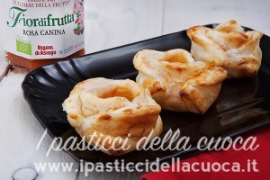 Roselline-alla-rosa-canina-e-taleggio