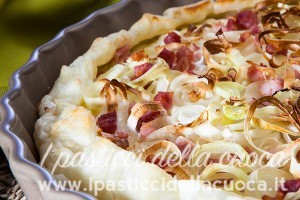 Torta-salata-con-porri,-pancetta-e-yogurt_evidenza