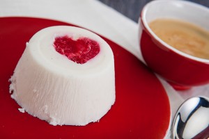 Panna-cotta-cuor-di-lampone_evidenza